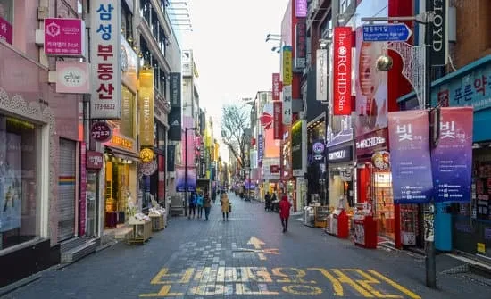 How much money do you need to live comfortably in South Korea?