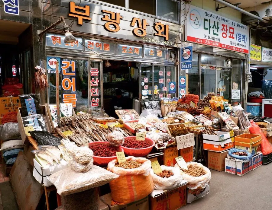 Sampling Local Delights at Nambu Market, Jeonju's Foodie Haven