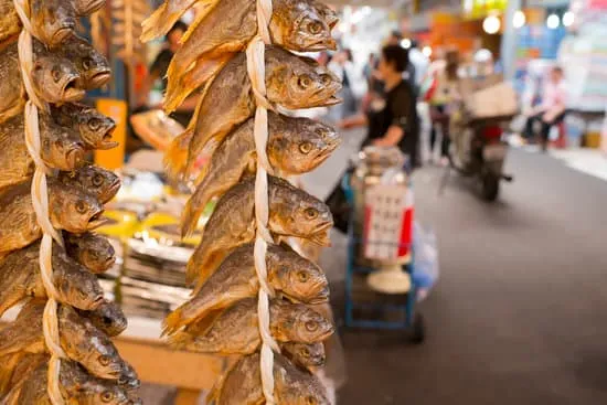 Exploring the Vibrant Culture and Flavor of Gwangjang Market, Seoul
